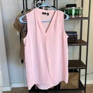 Sleeveless pink tunic top